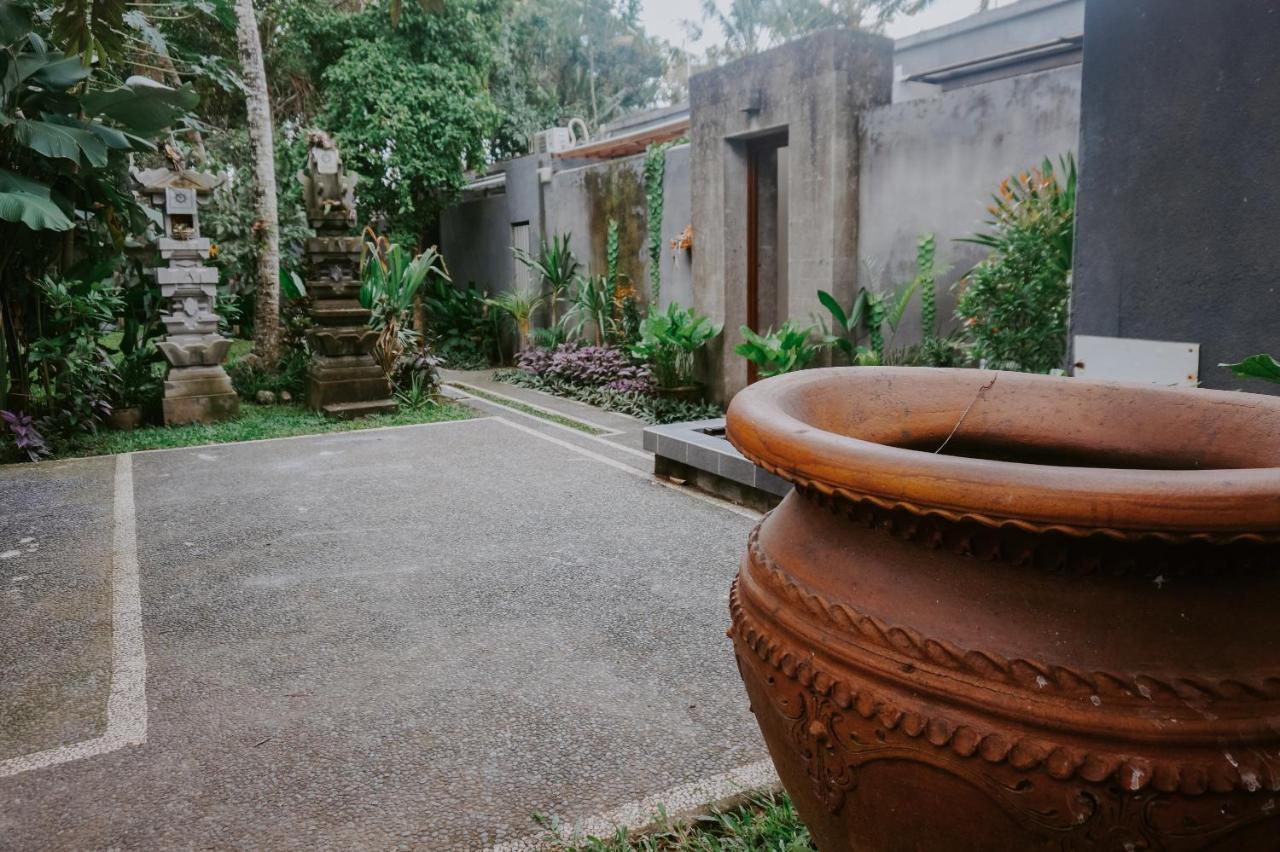 Anggira Villa Ubud Exterior photo